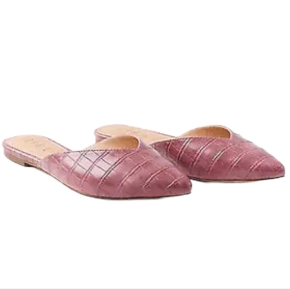 NEW! LOFT Embossed Crocodile Flat Slip On Mules 6.5. - Picture 1 of 5